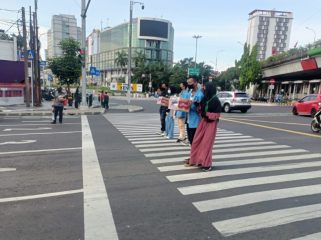 Mahasiswa UNM Galang Dana