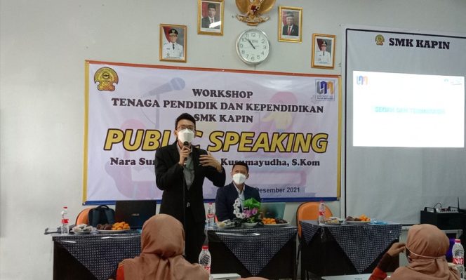 
					Public Speaking