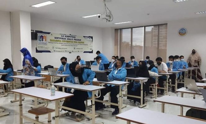 
					Mahasiswa Kompeten