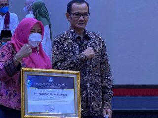 UNM Raih Penghargaan