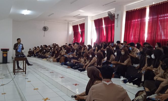 
					UNM Kampus Damai
