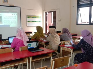 Dosen UNM Beri Pelatihan Analisa Data