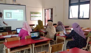 Dosen UNM Beri Pelatihan Analisa Data