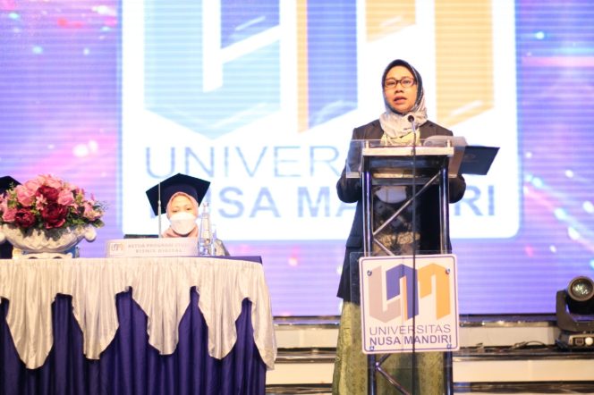 
					Wisuda UNM ke-32