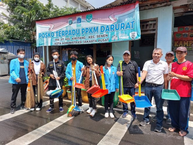 
					Hibah Alat Kebersihan Mahasiswa UNM kampus Kramat