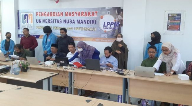 Dosen UNM Beri Pelatihan Aplikasi Canva
