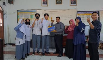UNM Kampus Digital Bisnis Beri Penghargaan