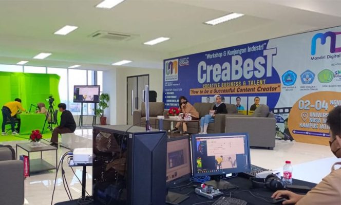 
					Lewat CreaBesT, Siswa SMK Dalami Peran Jadi Content Creator dan Podcaster