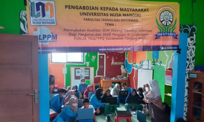 
					Dosen Universitas Nusa Mandiri Latih Staf dan Pengajar TPQ Bina Ummah