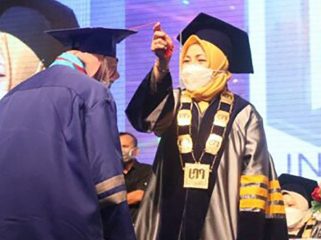 Wisuda Ke-33 UNM Kampus Digital Bisnis