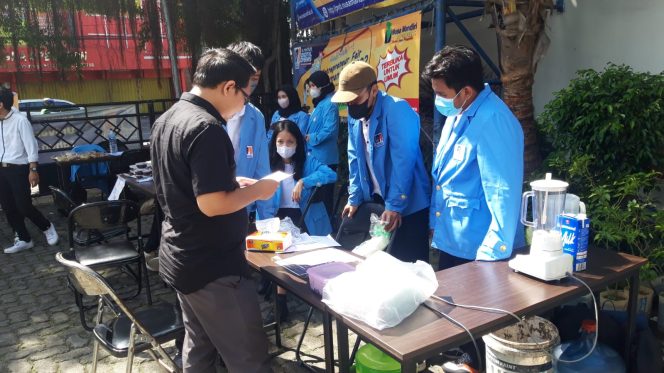 
					Mahasiswa Kampus Digital Bisnis UNM Ramaikan Entrepreneur Fair