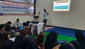 Dosen UNM Beri Pelatihan Buat Website