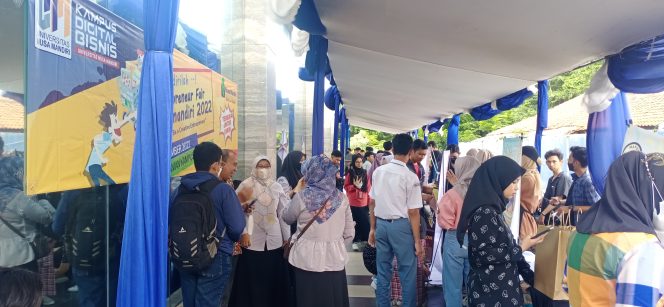 
					Entrepreneur Fair UNM Kampus Jatiwaringin