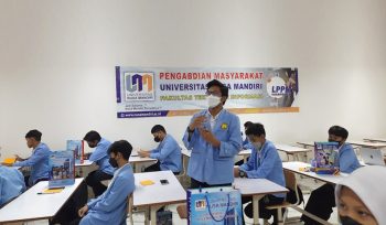 Dosen FTI Beri Sosialisasi Big Data Pada Siswa SMK