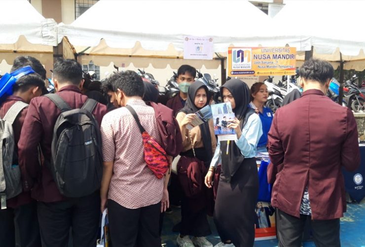 Kampus Digital Bisnis UNM Ramaikan Job dan Education Fair