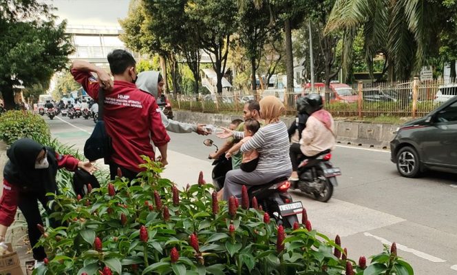 
					HMIF Berbagi Takjil