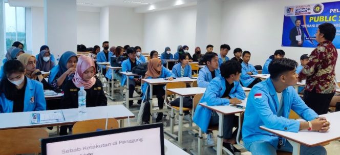 
					Pelatihan Public Speaking