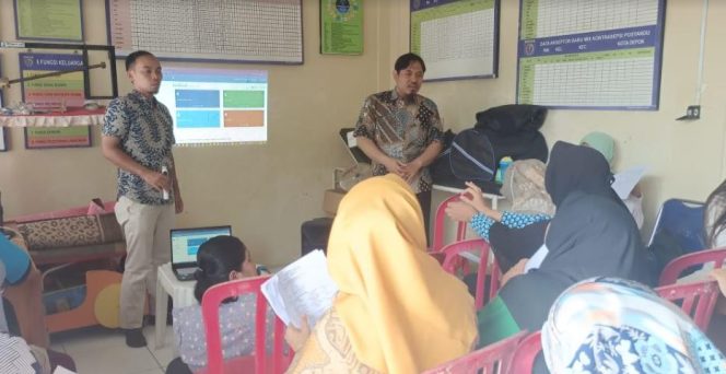 
					Dosen UNM Beri Pelatihan Sistem Informasi
