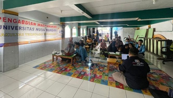 
					Dosen dan Mahasiswa UNM Laksanakan Pengabdian Masyarakat