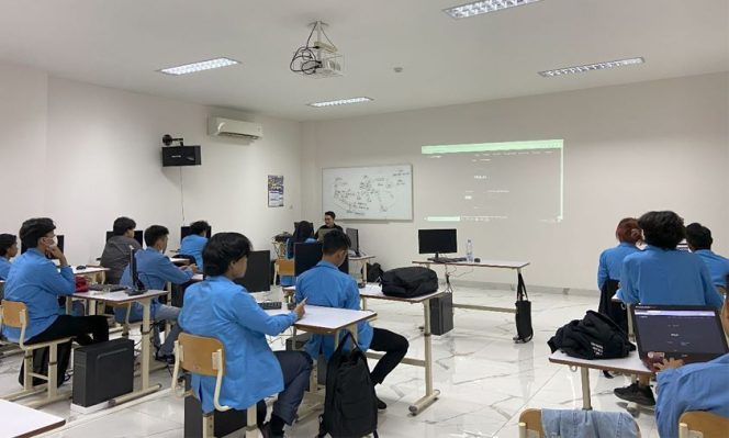 
					Mahasiswa Belajar Perkembangan Computer Network