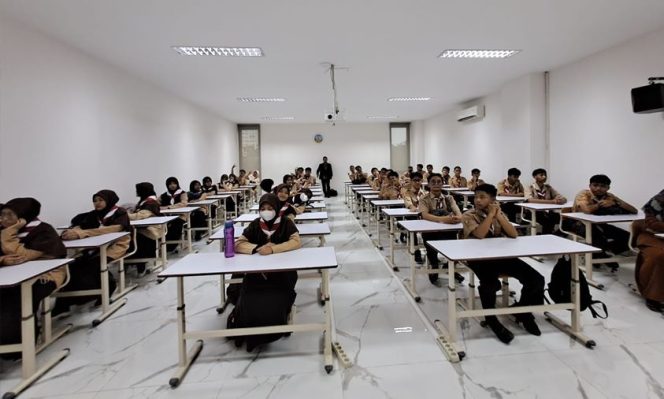 
					Siswa-Siswi OJT di MDU