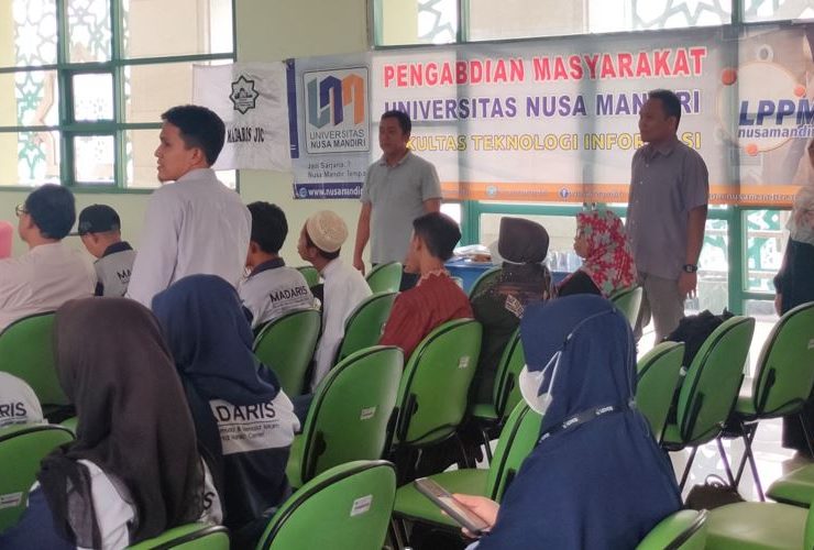 Kolaborasi Dosen FTI Adakan Seminar Desain Grafis