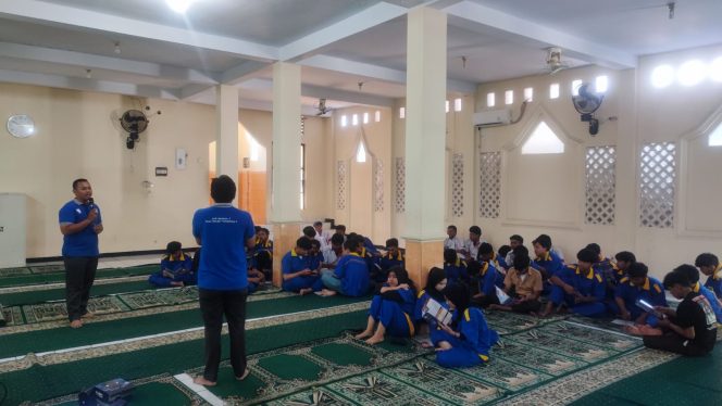 
					UNM Ajak Siswa Berprestasi dan Raih Beasiswa