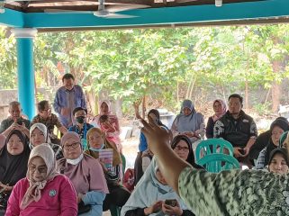 Dosen UNM Beri Pelatihan Canva