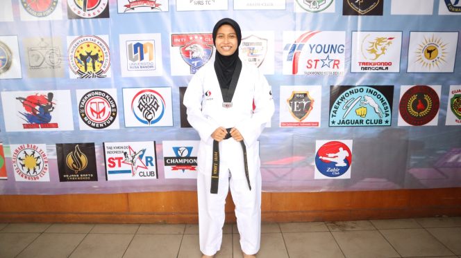 
					Putri Zahwa, Atlet Taekwondo UNM