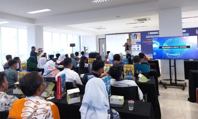 
					Seminar Digital Bisnis