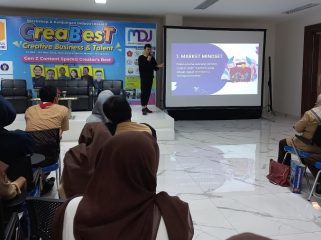 Tips Menjadi Content Creator Bermanfaat pada sesi Workshop CreaBesT, (Dok: Universitas Nusa Mandiri)