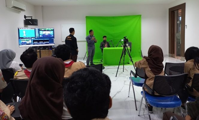 
					SMK Putra Bangsa Ikuti CreaBesT, (Dok: Universitas Nusa Mandiri)