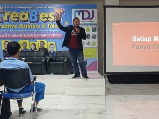 Pemanfaatan Artificial Intelligence (AI) pada sesi Workshop CreaBesT, (Dok: Universitas Nusa Mandiri)