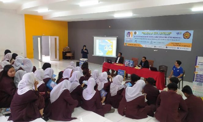 
					Seminar Kolaborasi UNM dan SMK Letris Indonesia 2