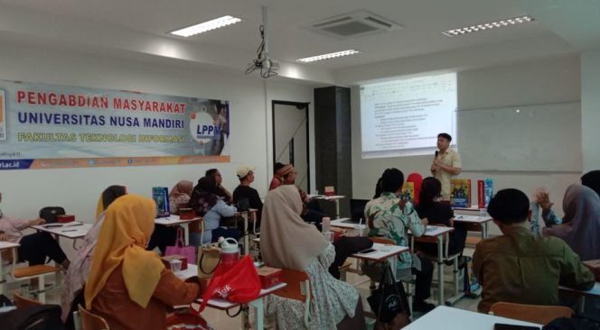 
					Pengabdian Masyarakat Dosen Prodi Sistem Informasi UNM