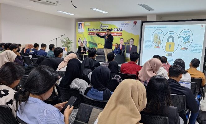 
					Market Development Analyst BEI Paparkan Manfaat Investasi di Pasar Modal Indonesia Melalui Seminar Business Outlook 2024 UNM