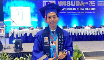 Foto: 
 Abhindra Aji Saputra Berikan Tips-nya yang Berhasil menjadi Wisudawan Terbaik Universitas Nusa Mandiri 
