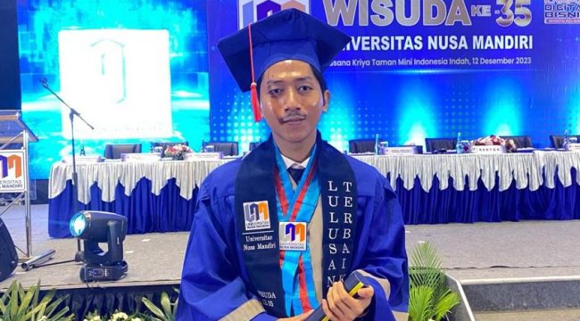 Foto: 
 Abhindra Aji Saputra Berikan Tips-nya yang Berhasil menjadi Wisudawan Terbaik Universitas Nusa Mandiri 