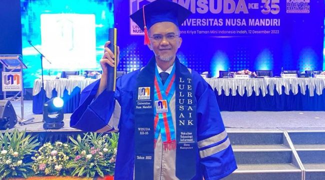  Fuad Muftie, Wisudawan Terbaik Program Magister Ilmu Komputer UNM
