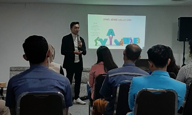 
					Dosen UNM Motivasi Karyawan PT Pakuwon Sentosa Abadi