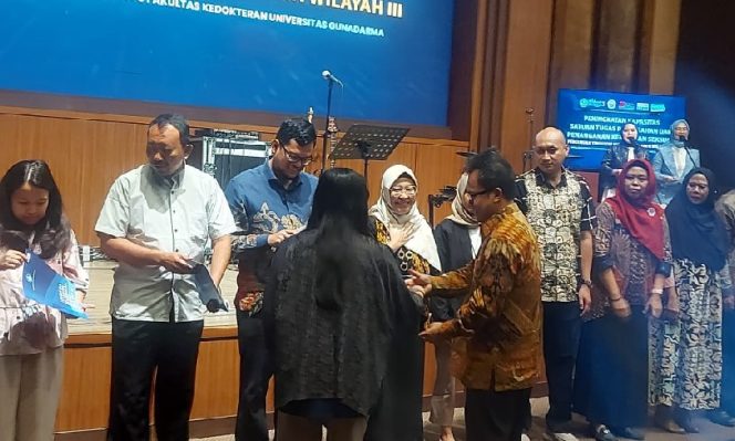 
					UNM Terima Penghargaan Satgas PPKS