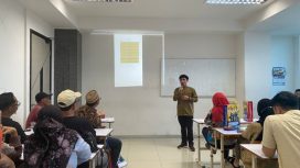 Pelatihan Perancangan Aplikasi Layanan Administrasi Berbasis UI/UX