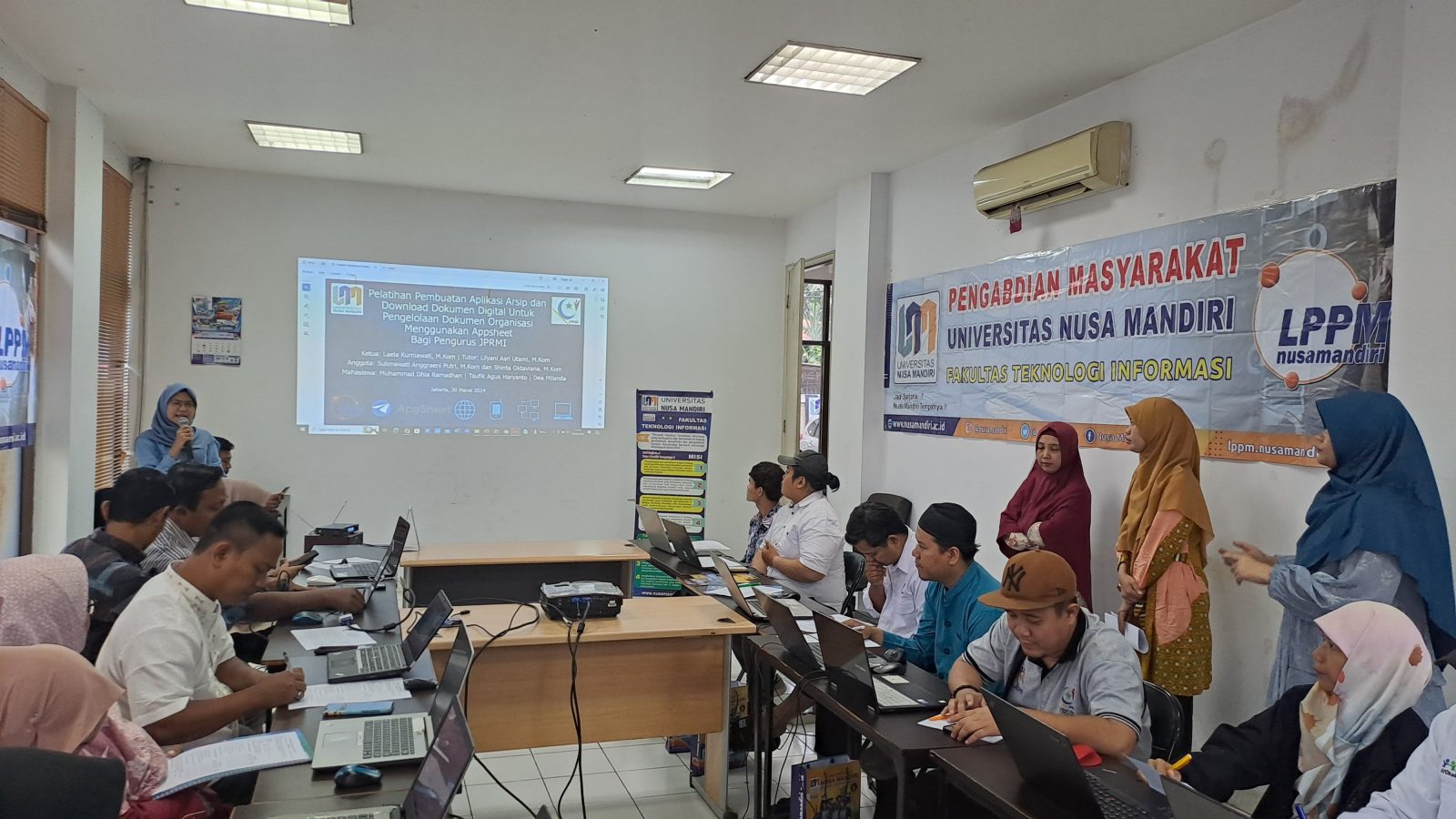 Dosen Program Studi Sistem Informasi Beri Pelatihan