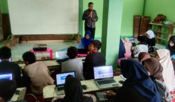 Dosen Universitas Nusa Mandiri Beri Pelatihan AI