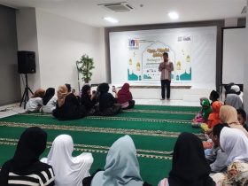 Universitas Nusa Mandiri Kampus Margonda Berbagi Santunan Yatim