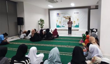 Universitas Nusa Mandiri Kampus Margonda Berbagi Santunan Yatim