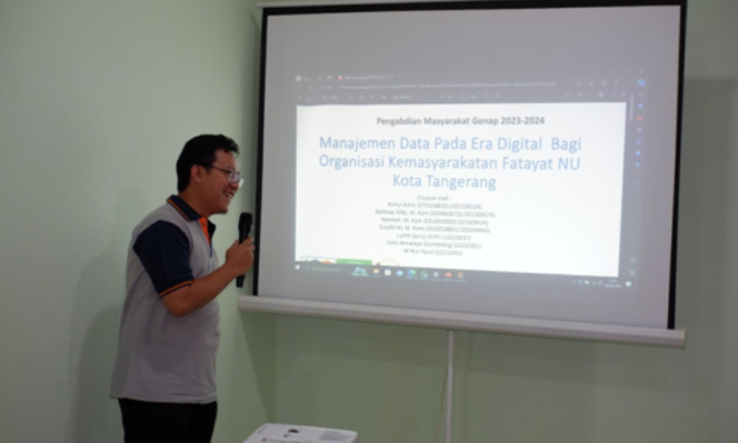 
					Dosen Universitas Nusa Mandiri Beri Pelatihan