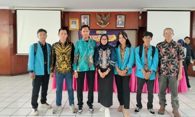 
					Dosen Universitas Nusa Mandiri dan Mahasiswa Beri Pelatihan