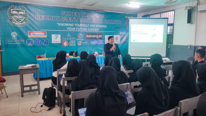 
					Bangun Karier Sukses Di Masa Depan