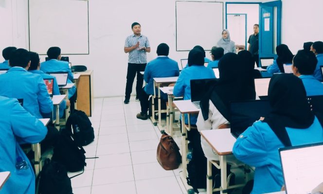 
					Cetak Software Engineer dan Network Security Analyst Terbaik